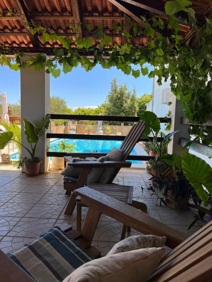 Gorana Apartman With Swimming Pool Apartamento Jelsa  Exterior foto